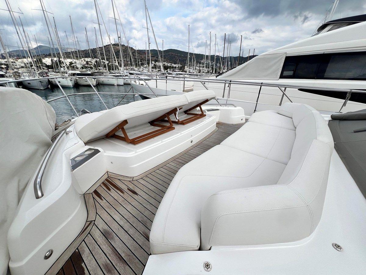 Buy a yacht F55