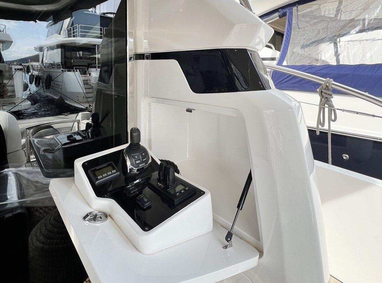 F55 2021 yacht sale