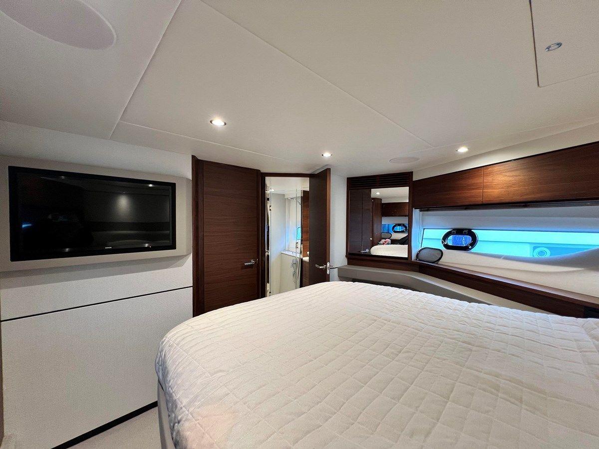 Buy a yacht F55 - PRINCESS