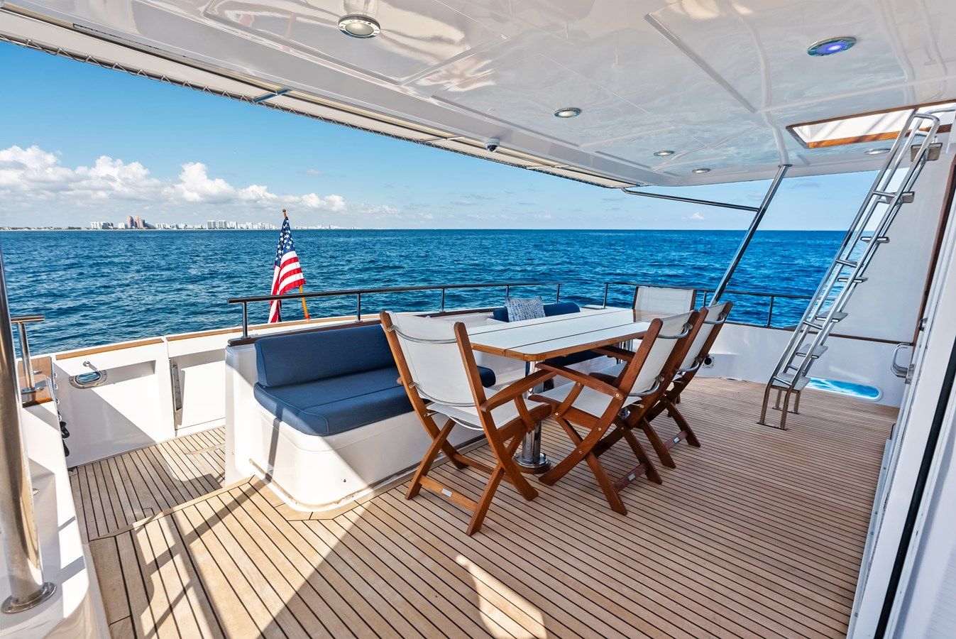 Купить яхту El Legado 2005 в Shestakov Yacht Sales