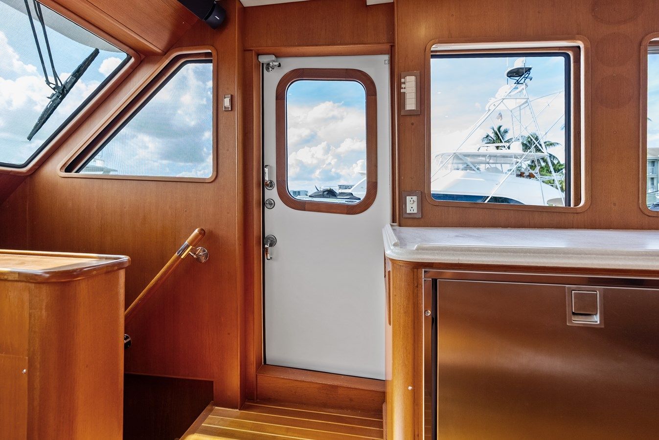 Купить яхту El Legado - GRAND BANKS MARINE в Shestakov Yacht Sales