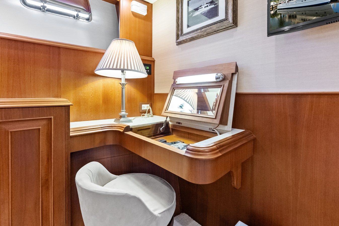 Продажа яхты El Legado 72 Aleutian RP