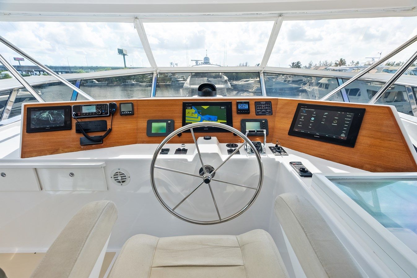 Лучшая цена на El Legado - GRAND BANKS MARINE