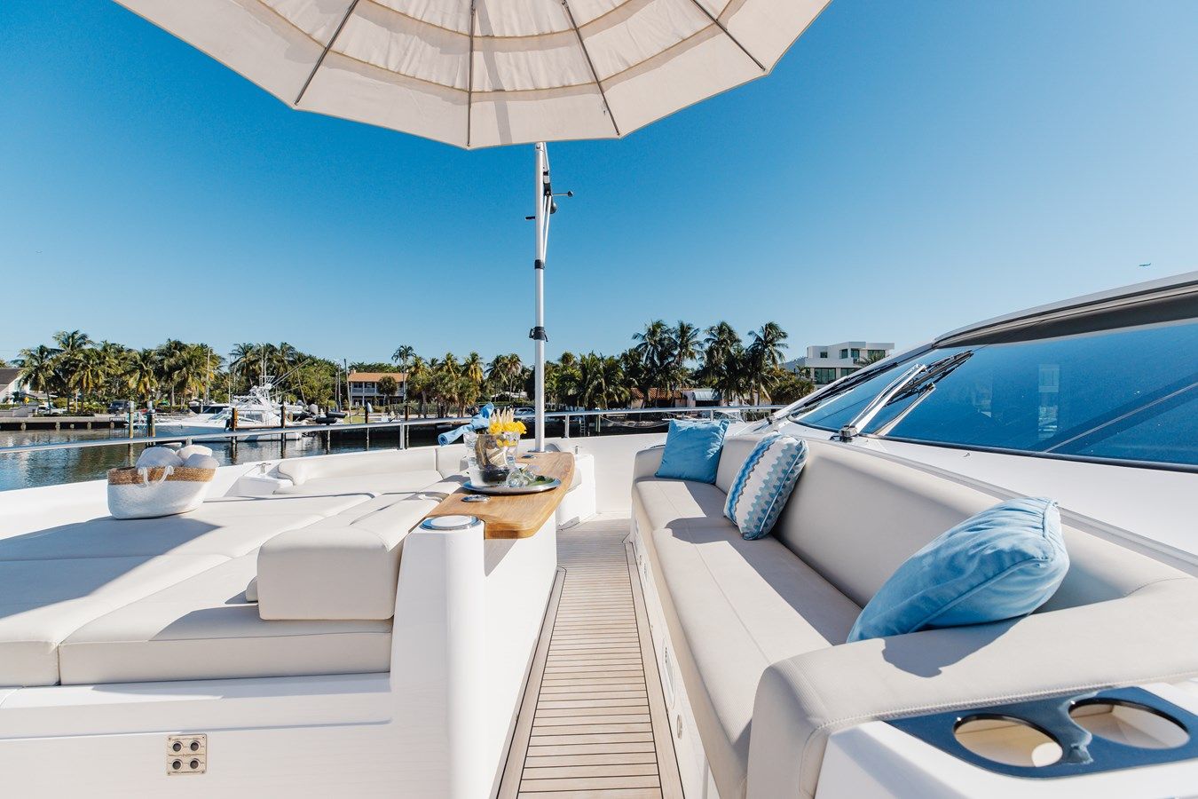 the best price on WHITE STAR