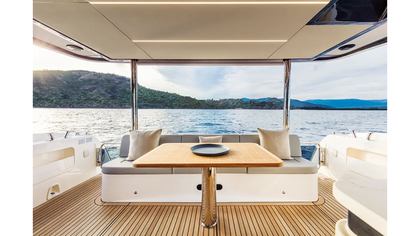 NAVETTA 58 ON-ORDER - Absolute Yachts