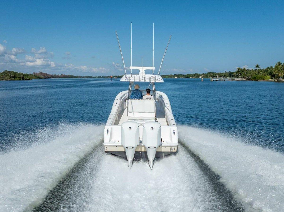 Buy a yacht Invincible 2013