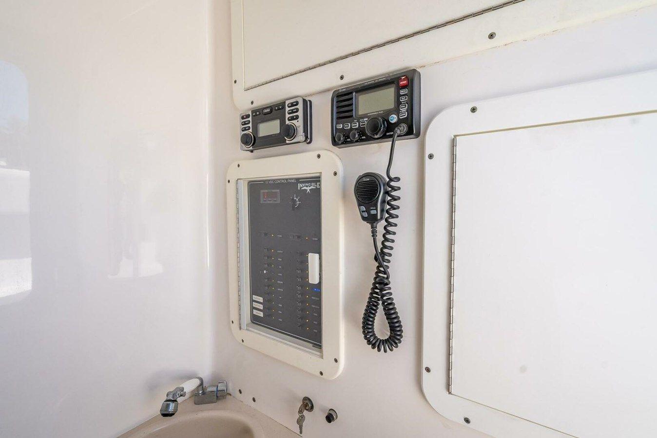 Buy a yacht Invincible 2013