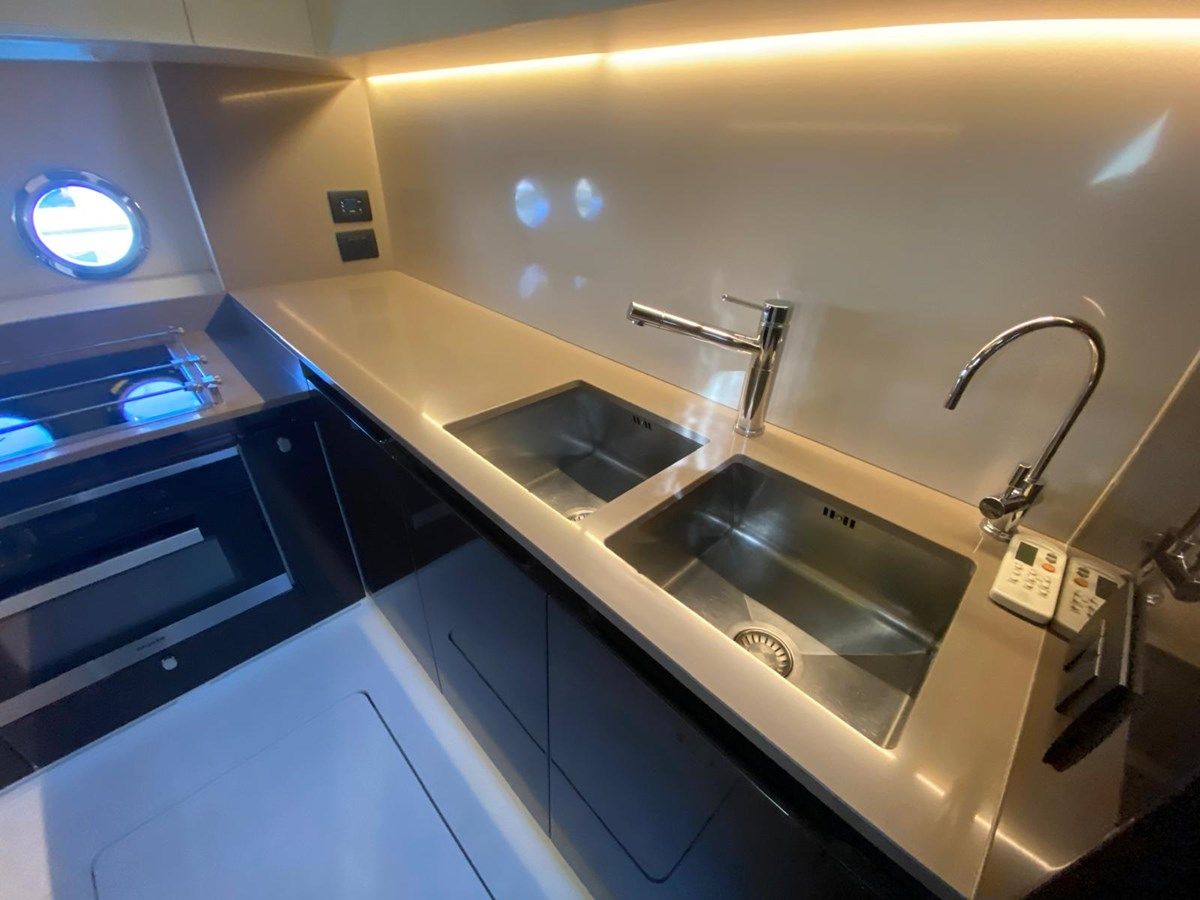 the best price on 10009846 - Azimut Yachts