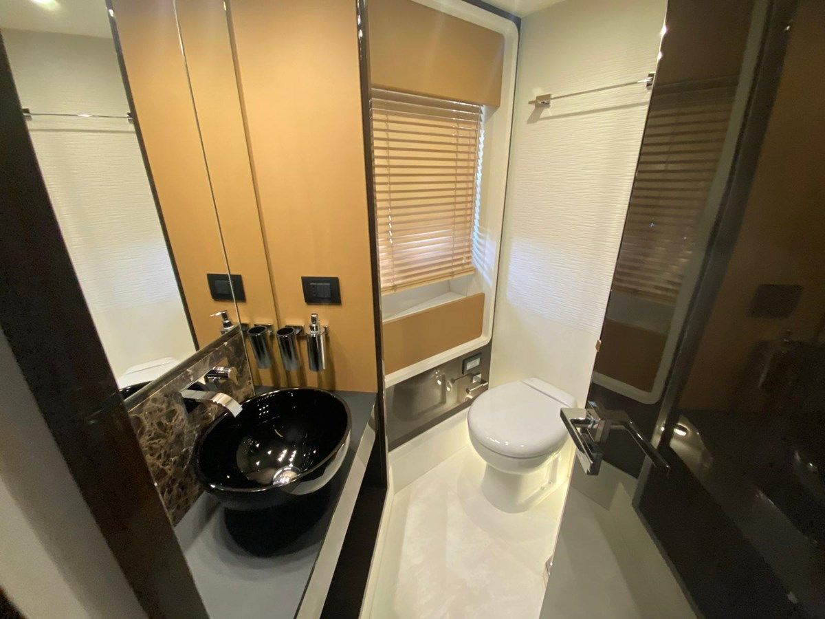 10009846 80 yacht sale