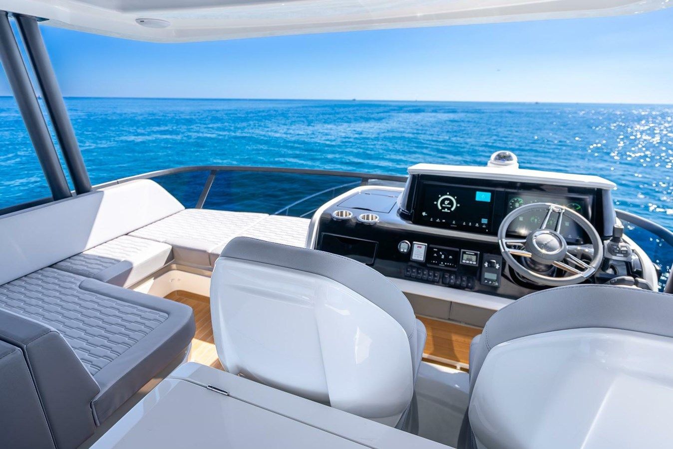 the best price on 63 Indulgence - PEARL YACHTS