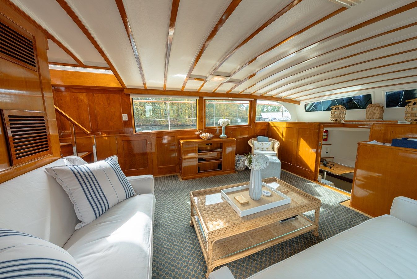 Buy a SOMERSET 58 at Shestakov Yacht Sales