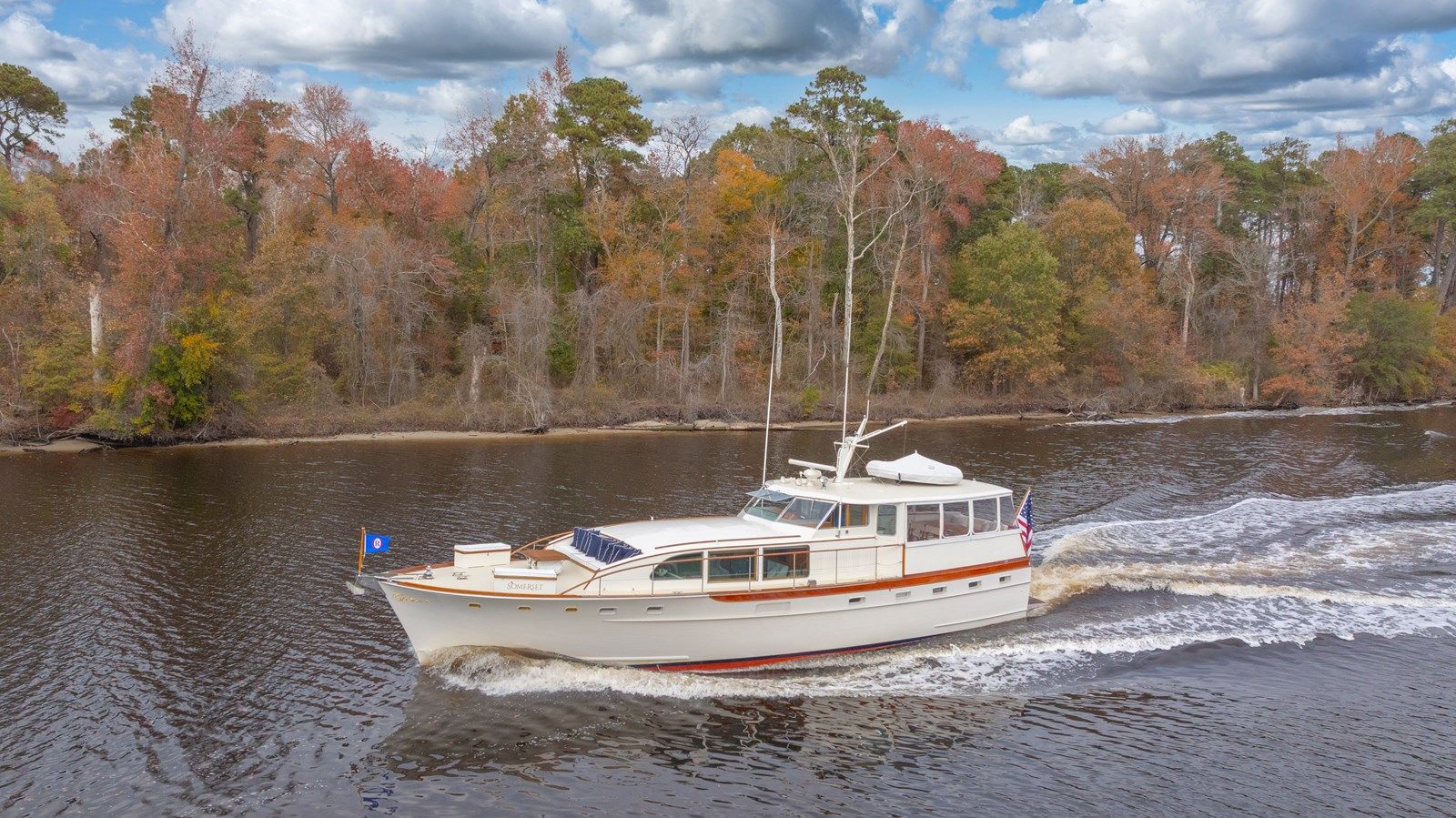 Buy a yacht SOMERSET