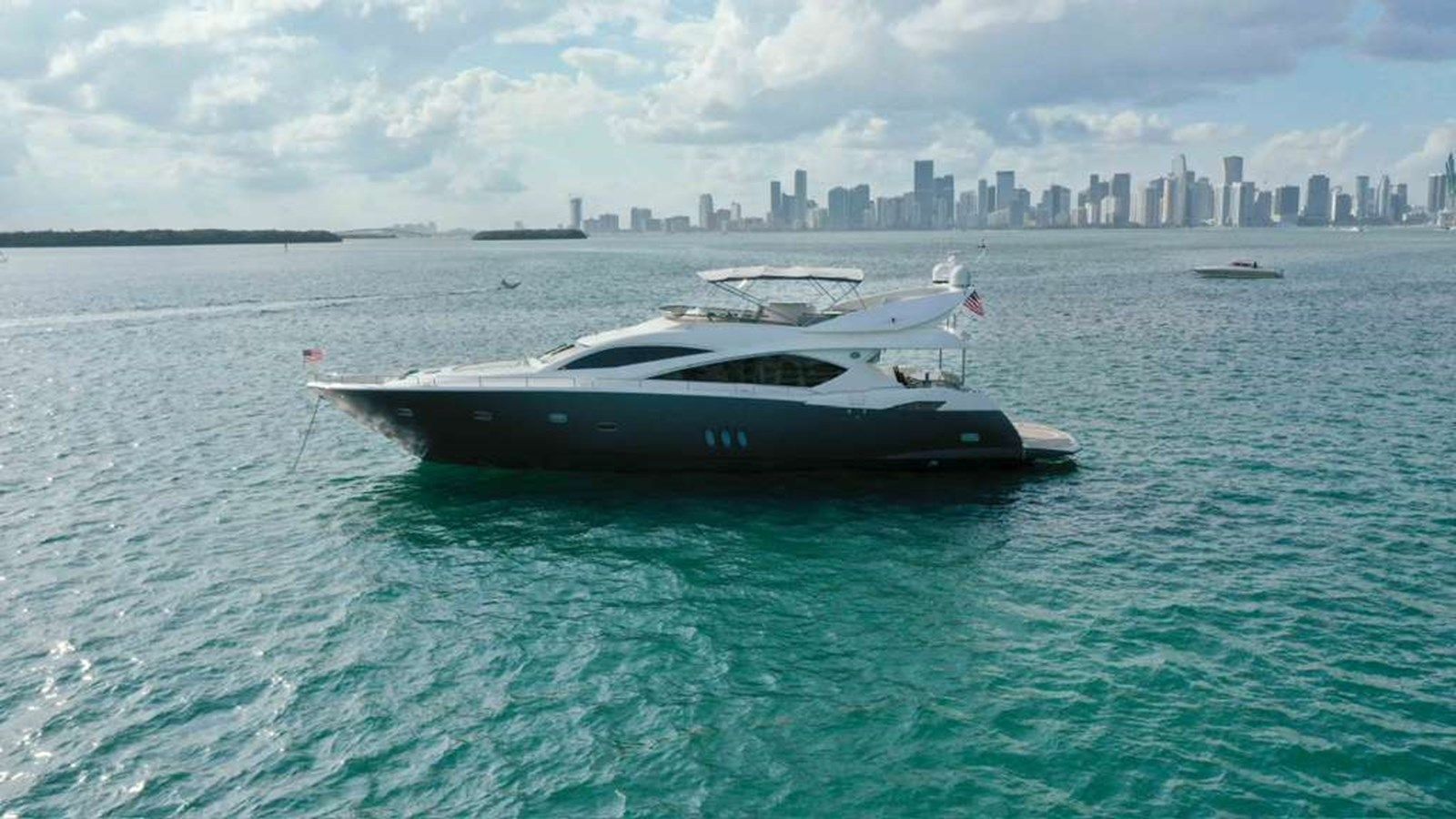 Buy a yacht 2006 Sunseeker Manhattan 'FINS UP' - Sunseeker