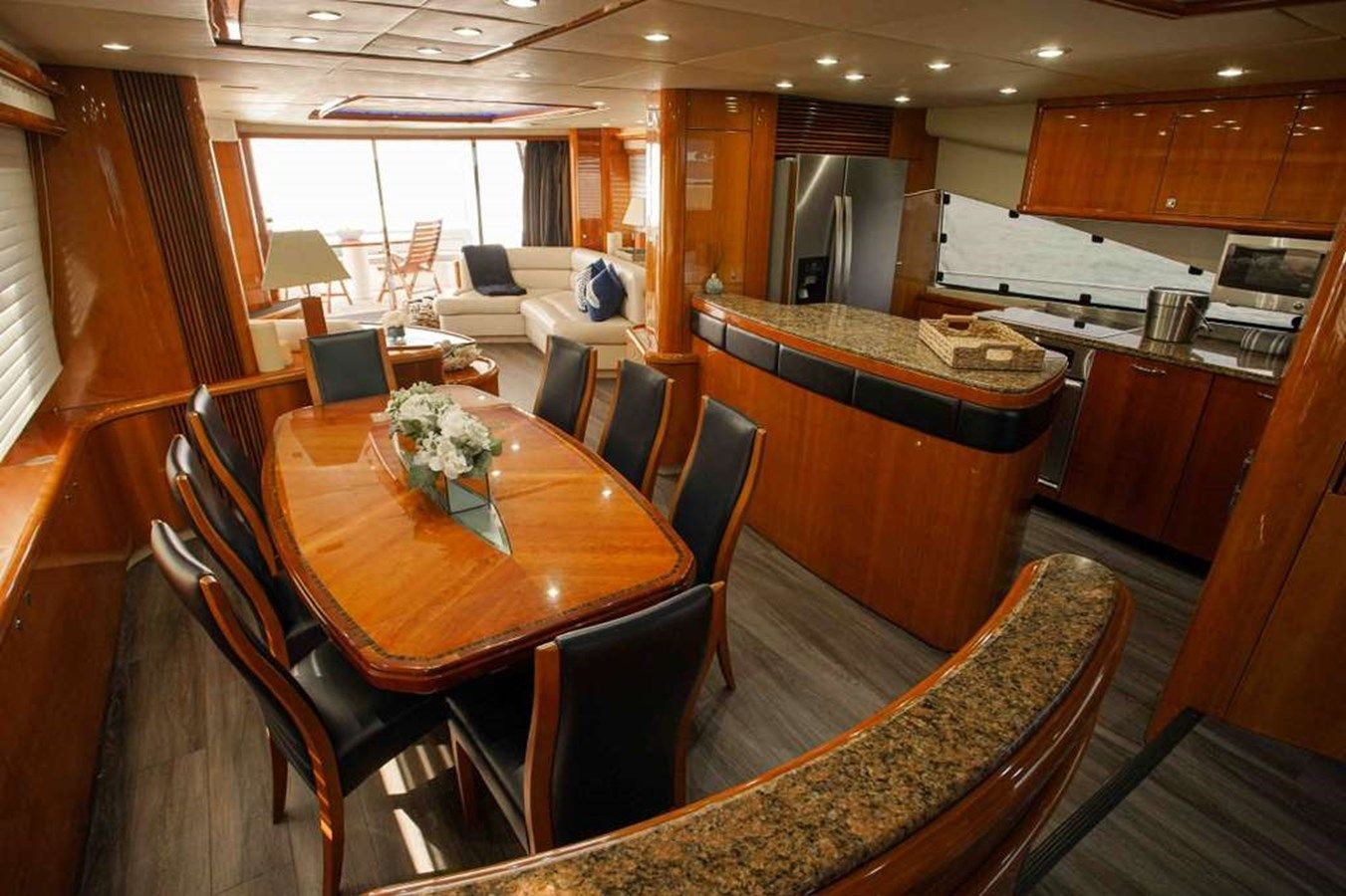 2006 Sunseeker Manhattan 'FINS UP' 82 yacht sale