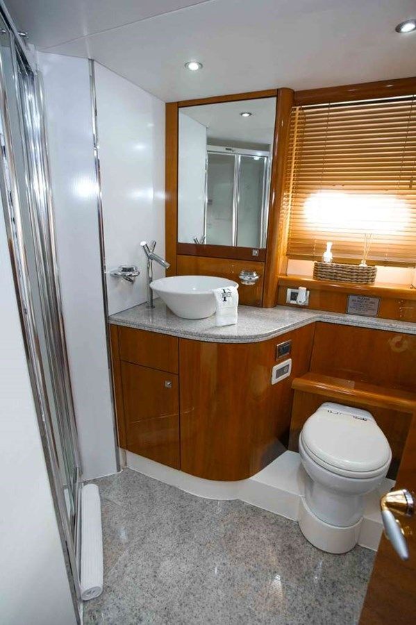 best yacht sales deals 2006 Sunseeker Manhattan 'FINS UP' 2006