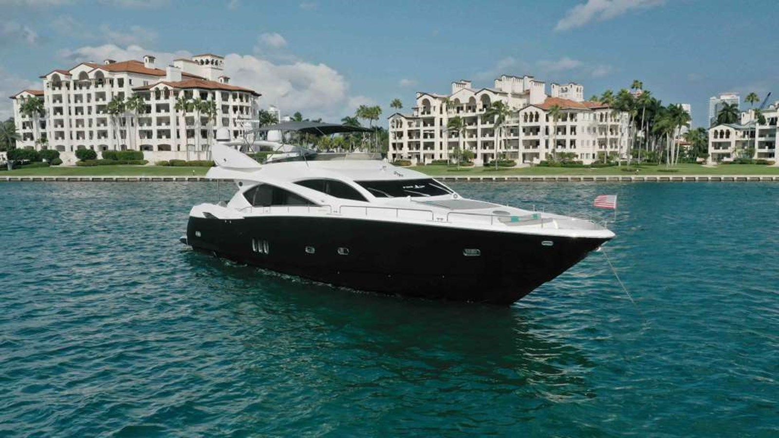 best yacht sales deals 2006 Sunseeker Manhattan 'FINS UP' 82
