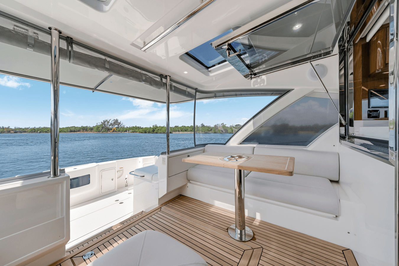 505 SUV - Riviera yacht sale