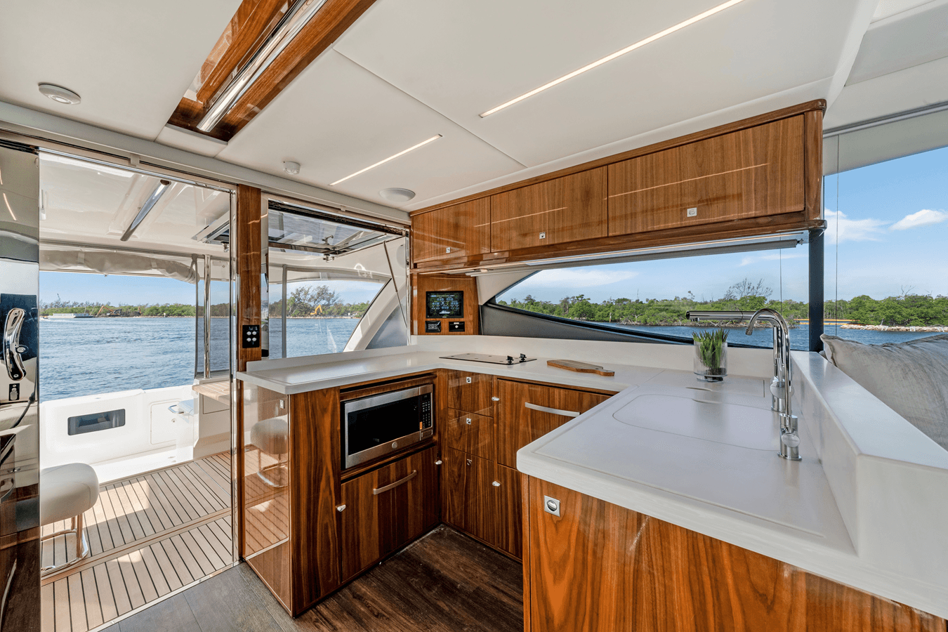 505 SUV - Riviera yacht sale