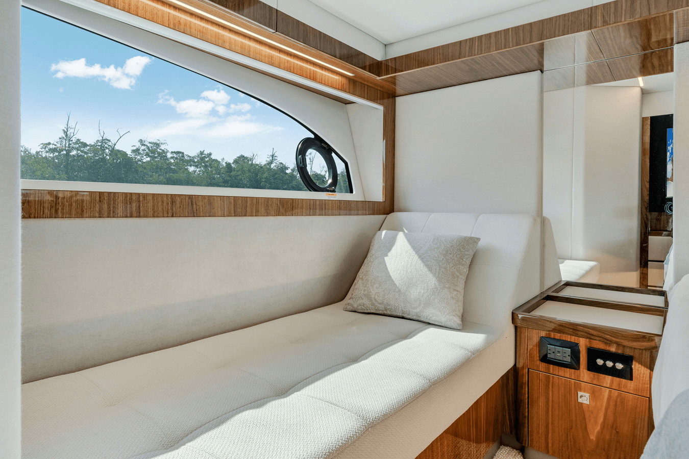 best yacht sales deals 505 SUV 50