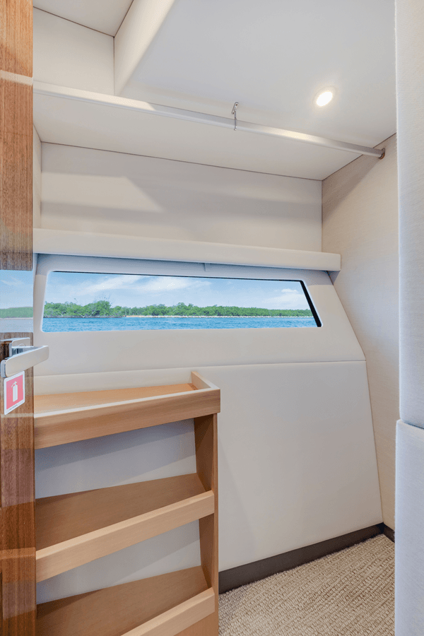 Buy a 505 SUV - Riviera at Shestakov Yacht Sales