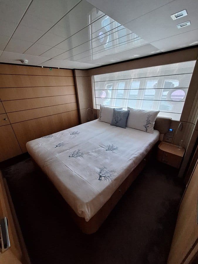 WHITE SWAN - Ferretti Yachts yacht sale