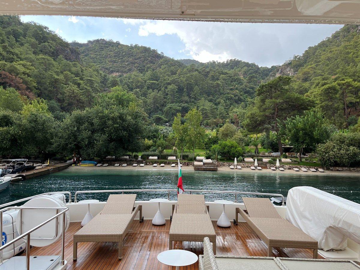 Buy a yacht WHITE SWAN 95