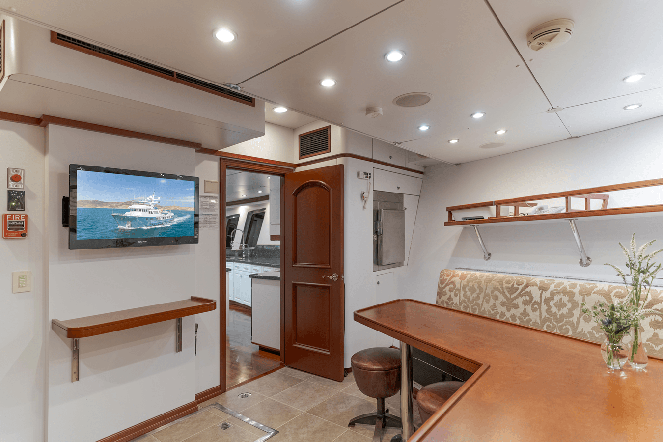 Лучшая цена на Huracan 1991