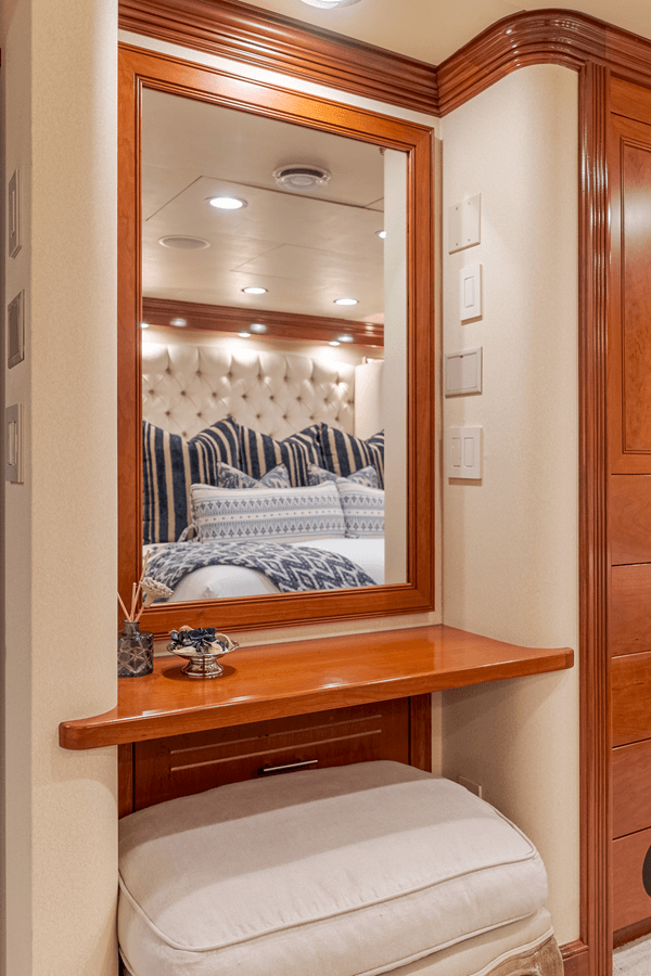 Купить яхту Huracan в Shestakov Yacht Sales