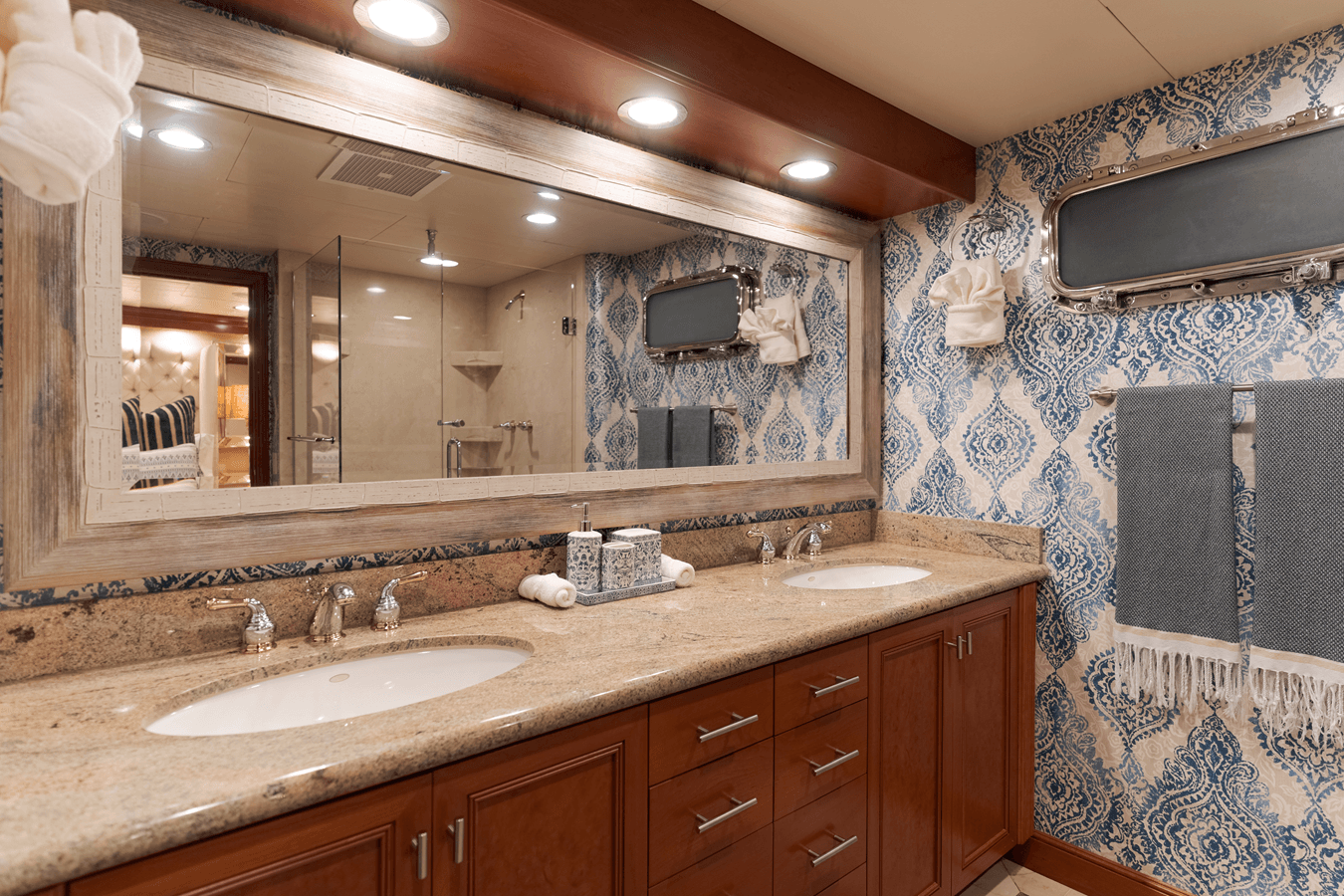 Лучшая цена на Huracan - Delta