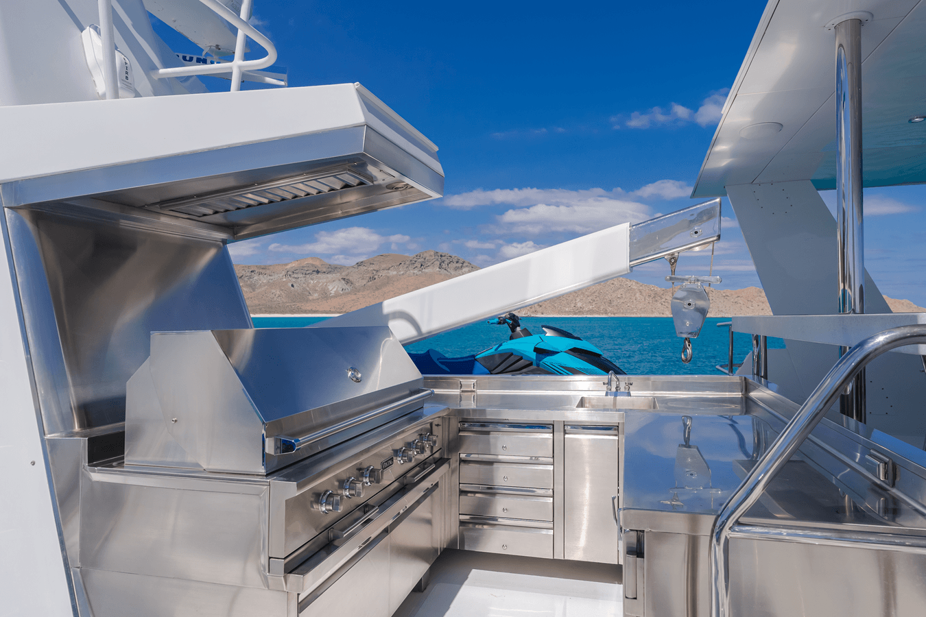 Купить яхту Huracan 125 в Shestakov Yacht Sales