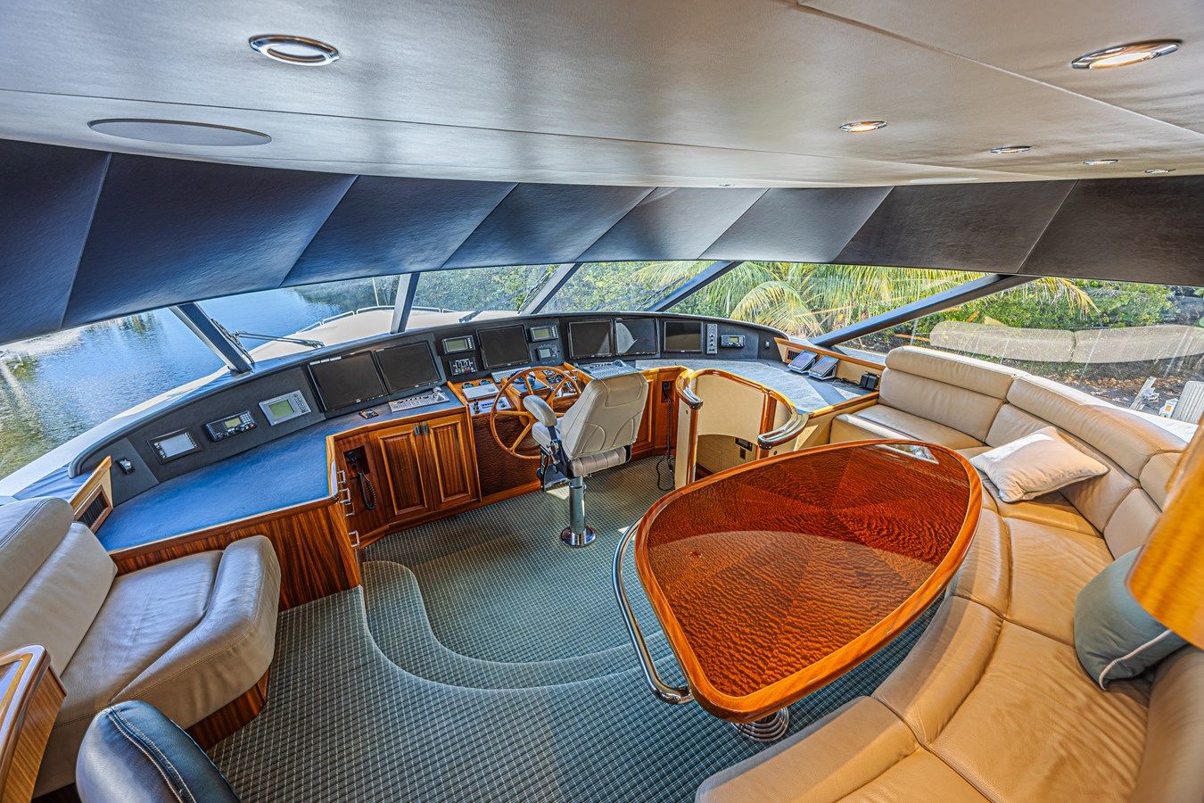 Buy a Cerca Trova 112 at Shestakov Yacht Sales