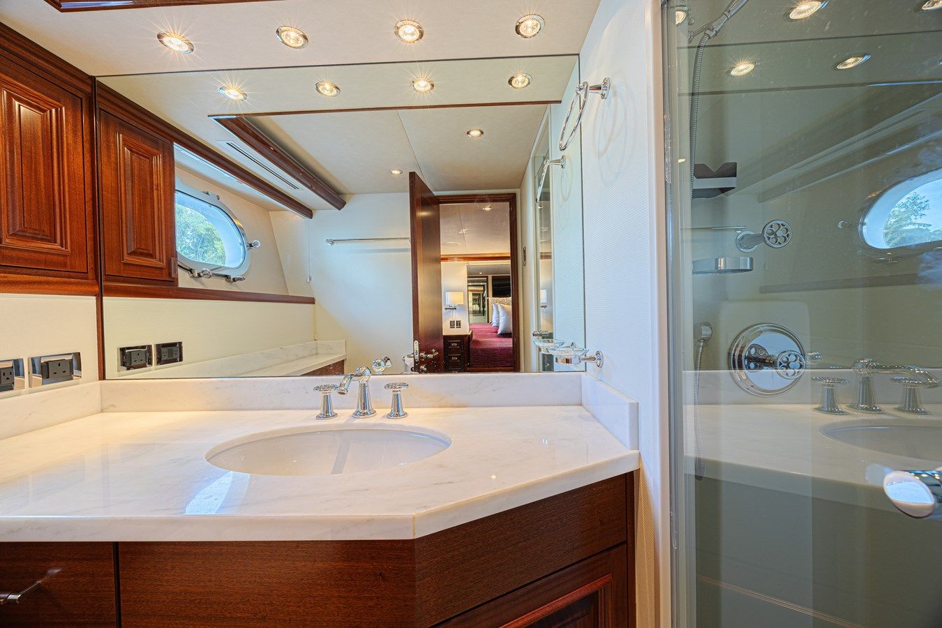 Cerca Trova - WESTPORT yacht sale