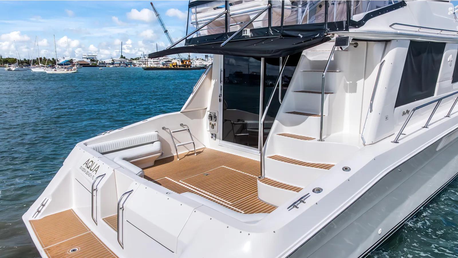Buy a yacht AQUA 550 Sedan Bridge