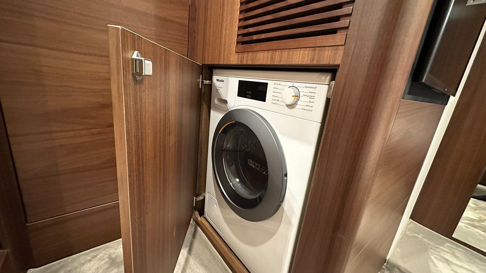 Купить яхту PRINCESS F50 (F50199) - PRINCESS в Shestakov Yacht Sales