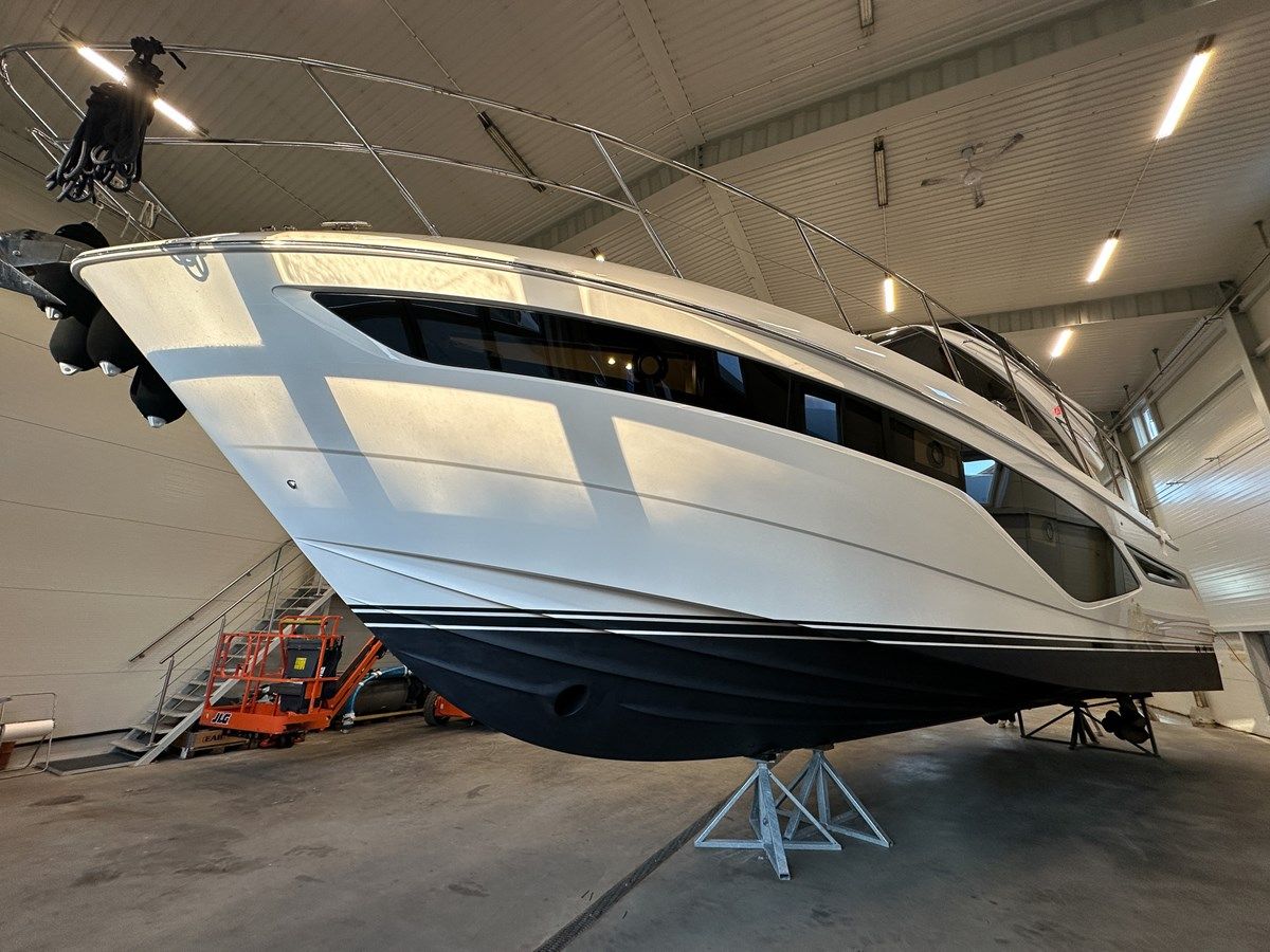 the best price on PRINCESS F50 (F50199) - PRINCESS