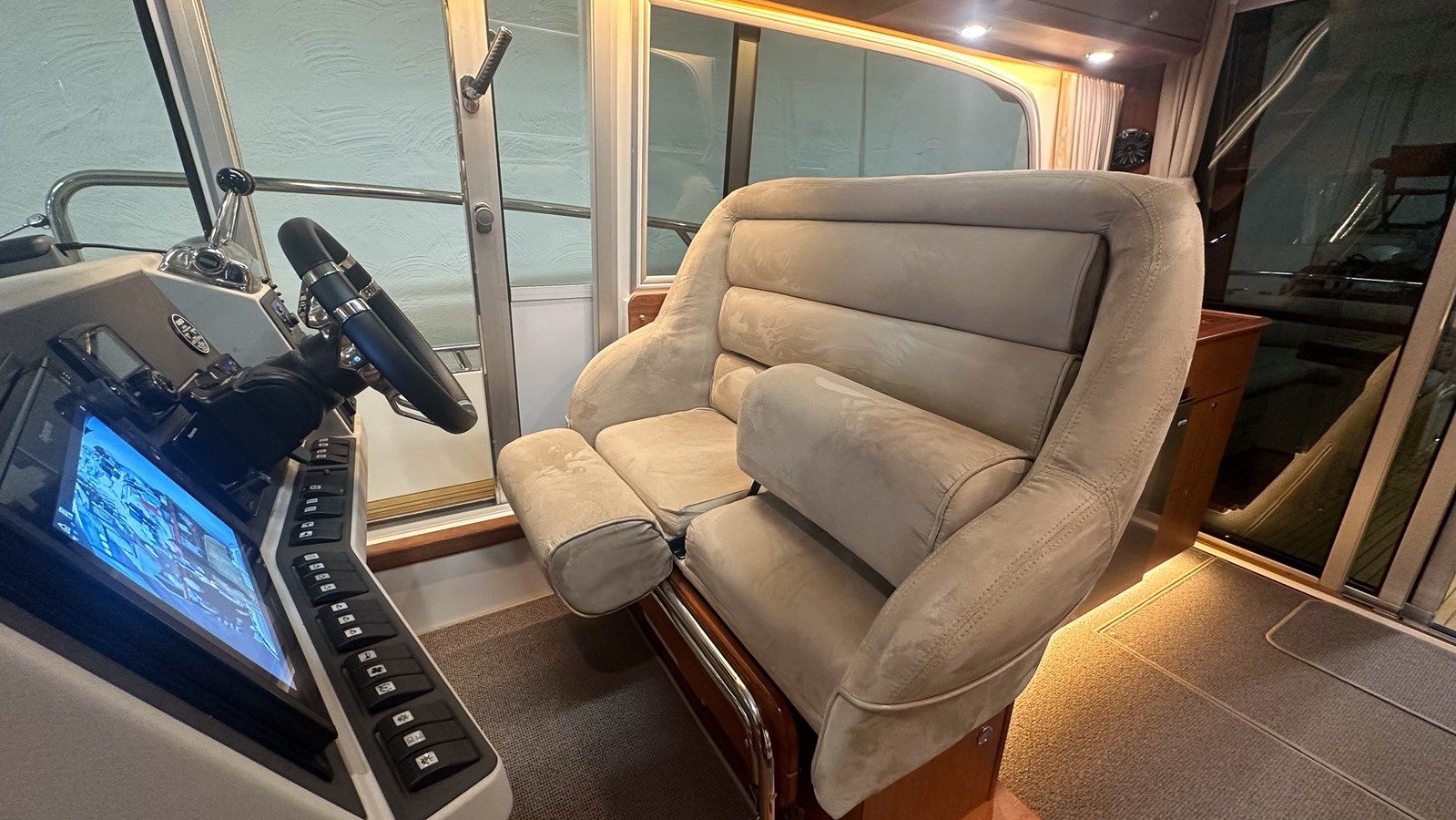 Лучшая цена на NIMBUS 42 NOVA 43