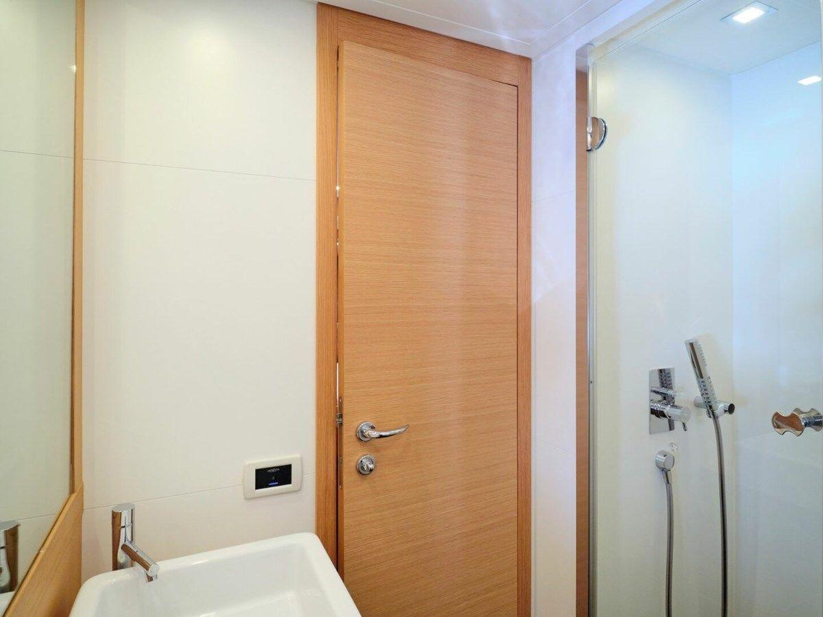 Buy a yacht MY NICKEL - PERSHING