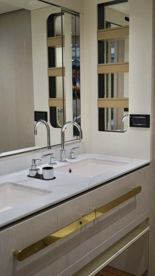 Продажа яхты KOKO