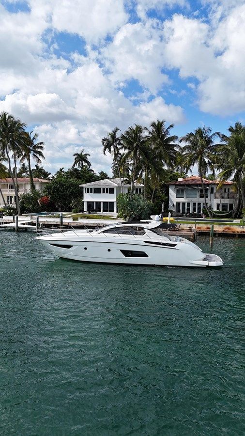 the best price on Azimut Atlantis 2014