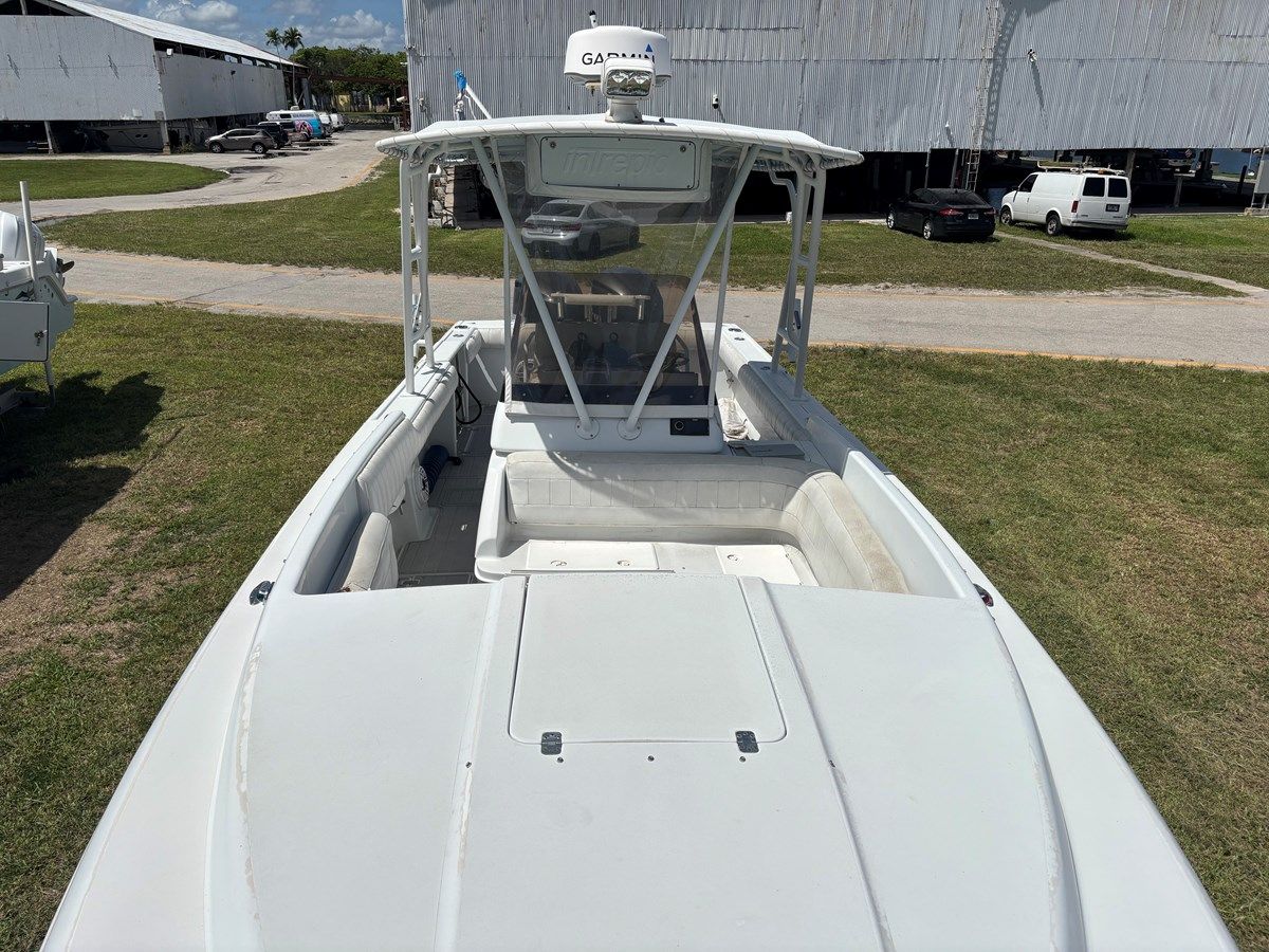 Купить Intrepid 322 Cuddy 2000