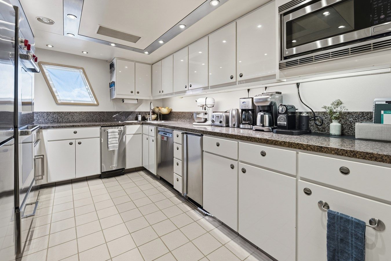 best yacht sales deals PENELOPE 118