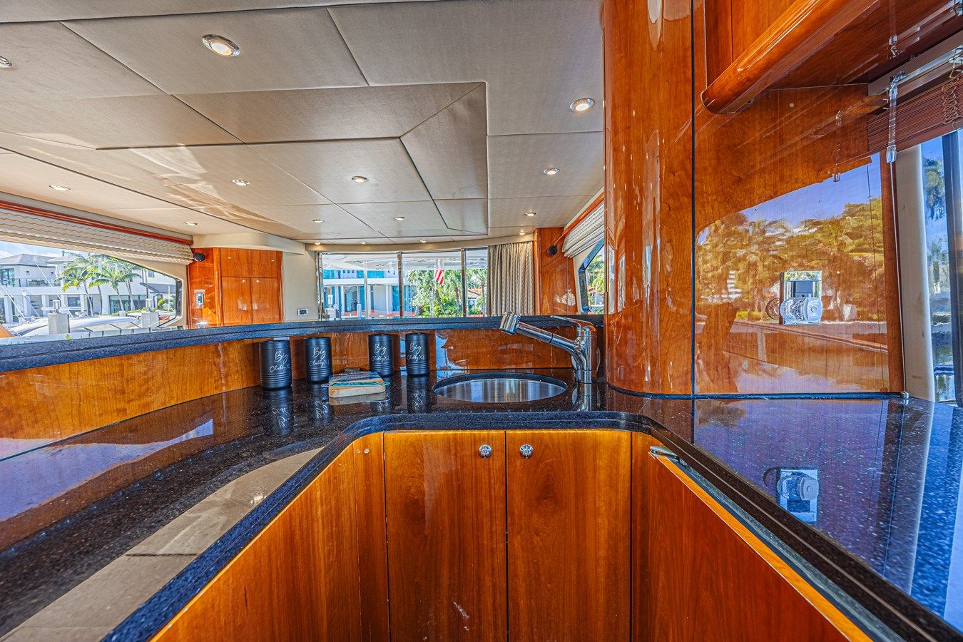 the best price on BIG CHUBBY XL 75 Yacht