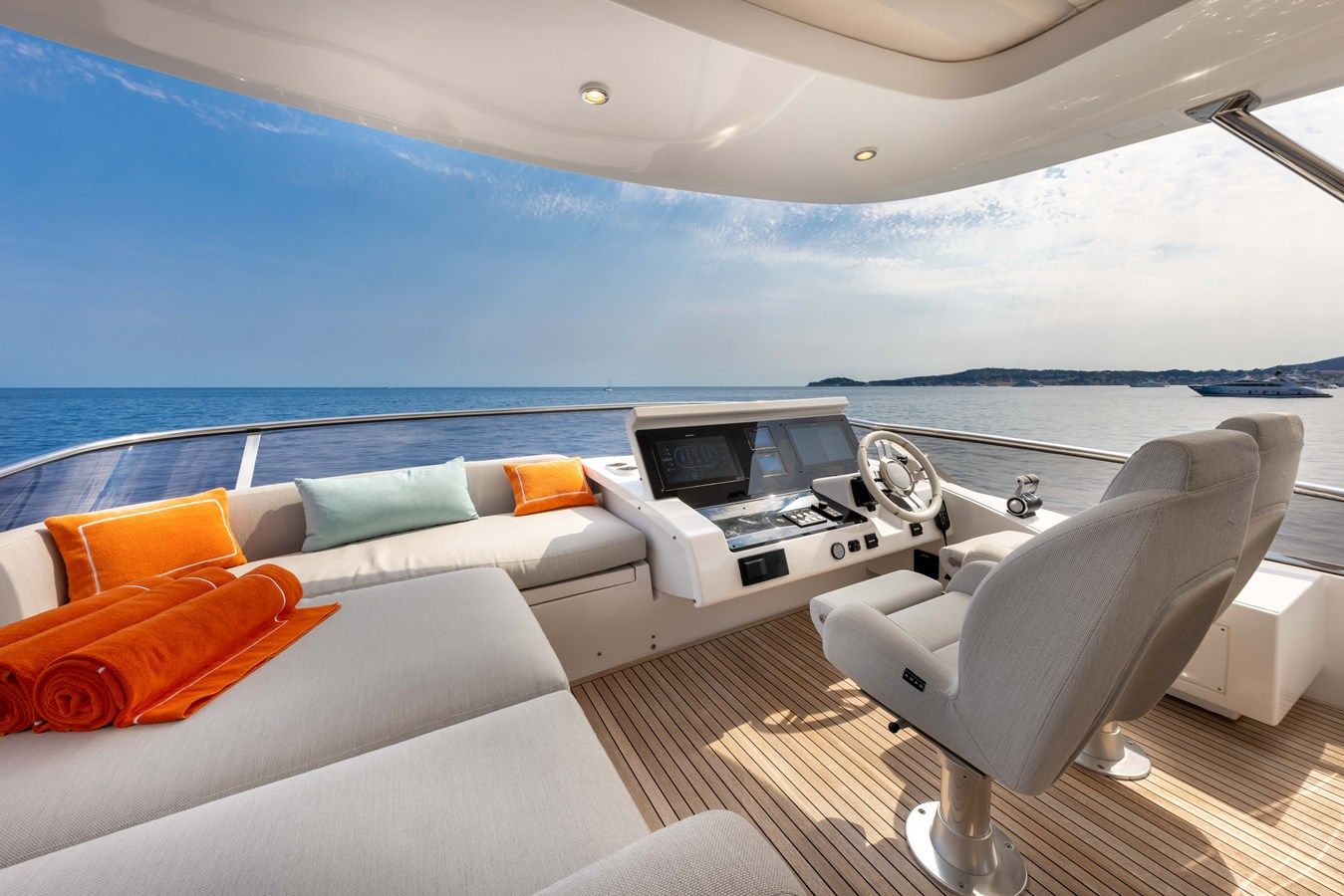 Buy a ATLANTIS - Azimut Yachts at Shestakov Yacht Sales