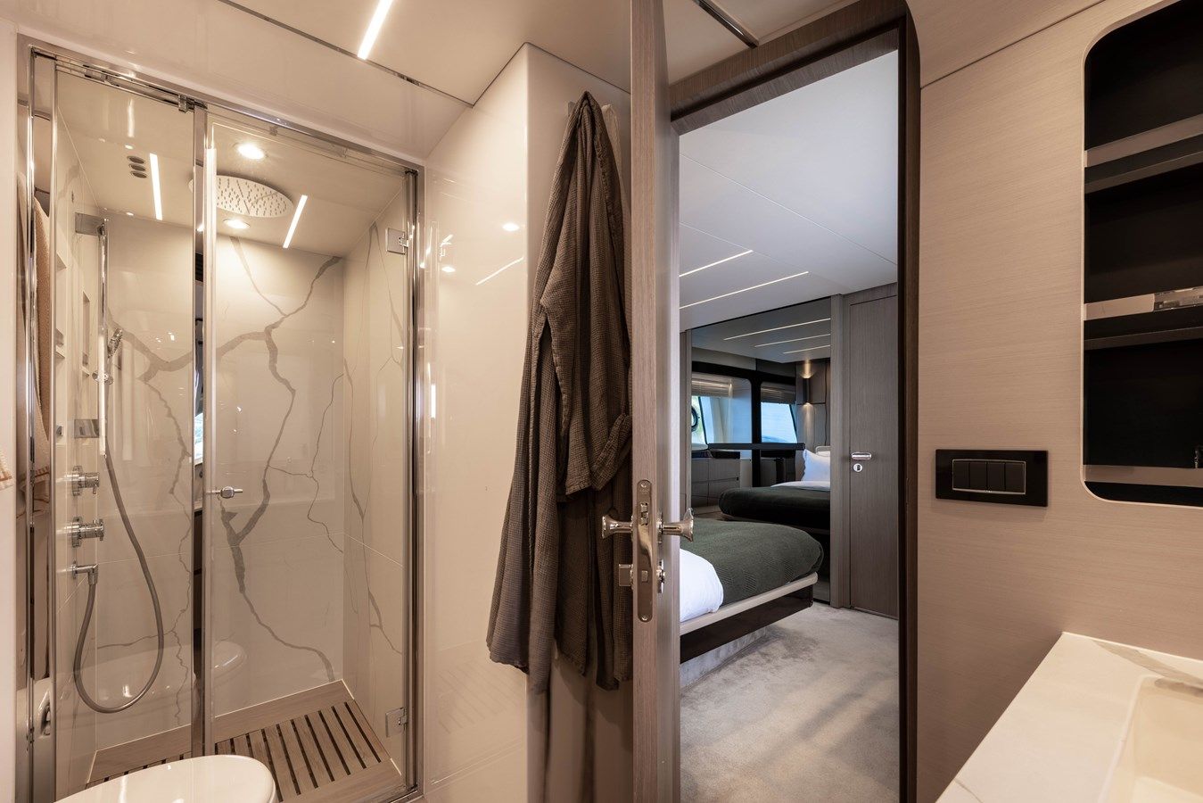 Buy a yacht ATLANTIS - Azimut Yachts