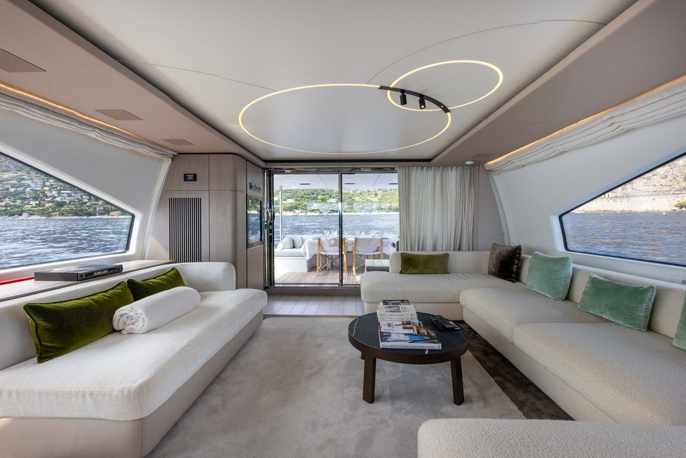 the best price on ATLANTIS - Azimut Yachts