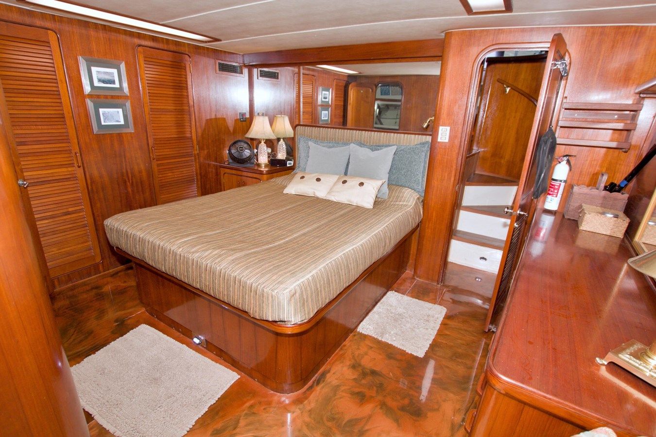 Стоимость яхты Moonlighter 44 Motor Yacht
