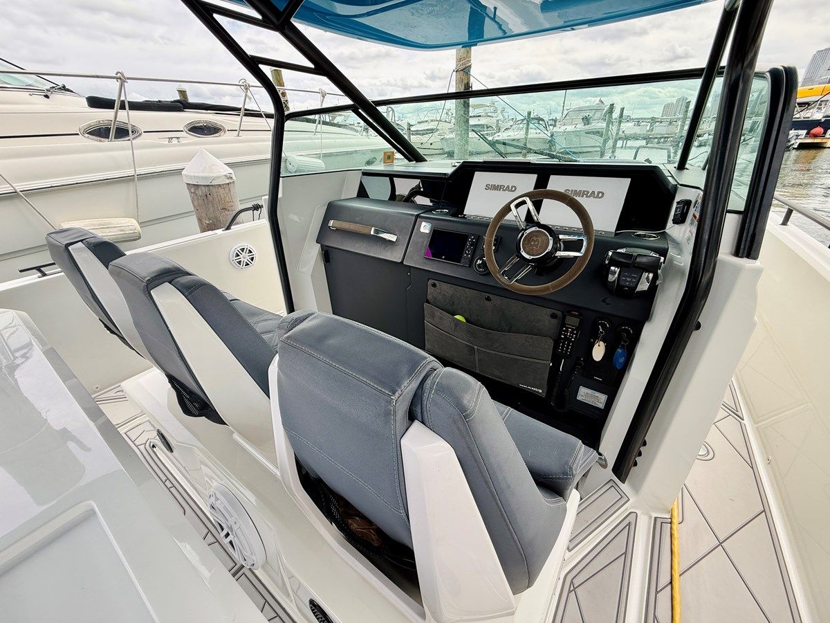 Buy a Out of the blue - Axopar at Shestakov Yacht Sales