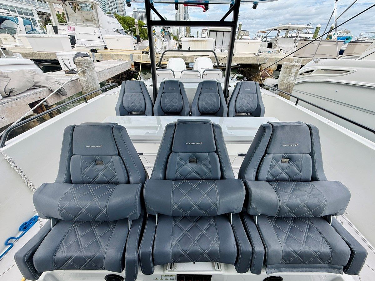 Buy a Out of the blue - Axopar at Shestakov Yacht Sales