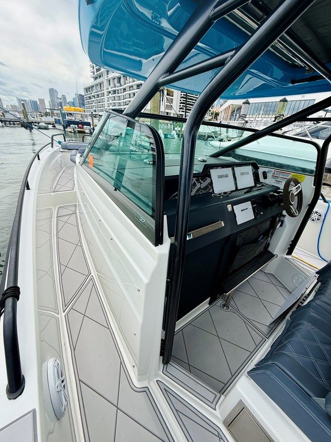 Buy a yacht Out of the blue