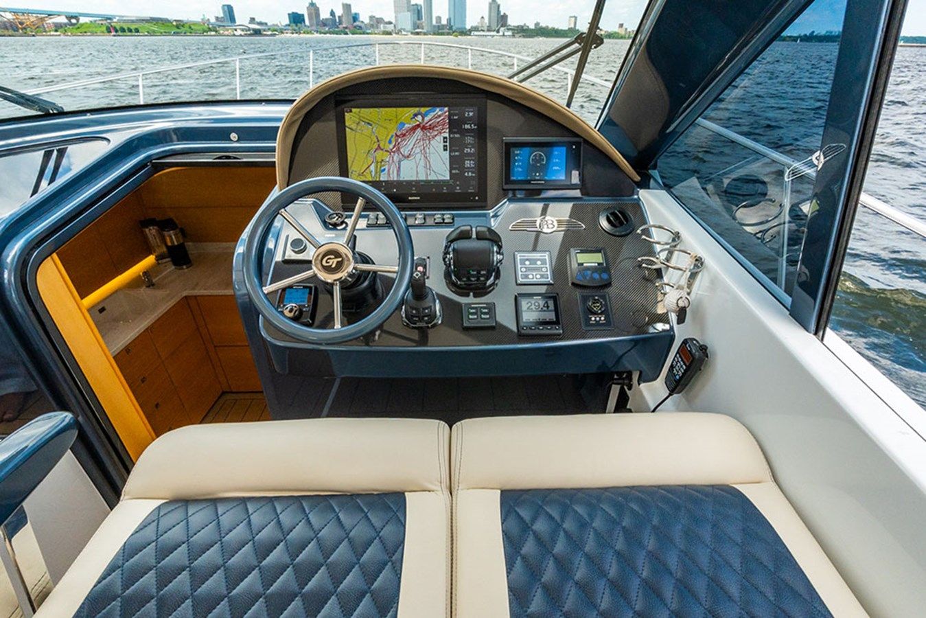 Продажа яхты TCB 2019